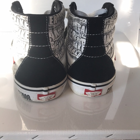 Athletic_Shoes
